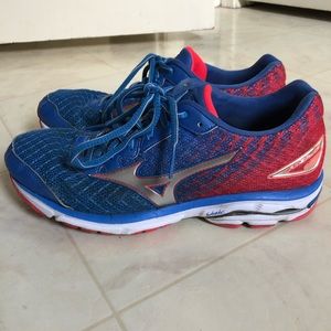 Mizuno Wave Rider Sneakers